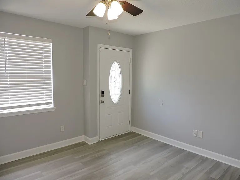 346 Quigley Rd — Photo 2