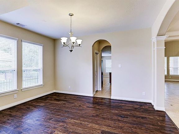 5th image of 4607 Wickby St