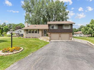 2022 Lakewood Pl, Crown Point, IN 46307
