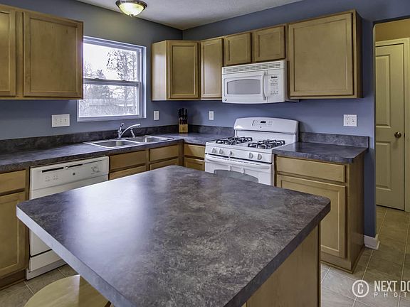 3rd image of 3541 Fernwood Ln