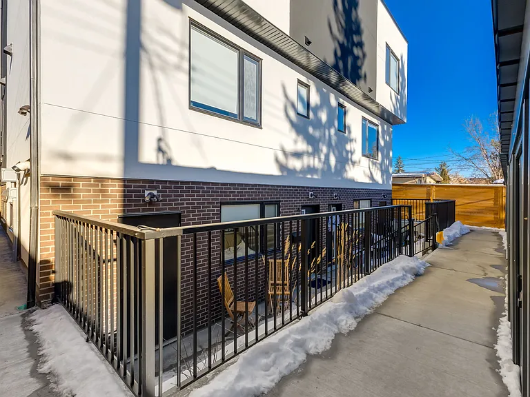 2131 50th Ave SW #3B — Photo 2