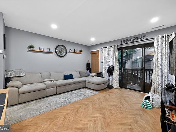5th image of 503 Barclay Walk