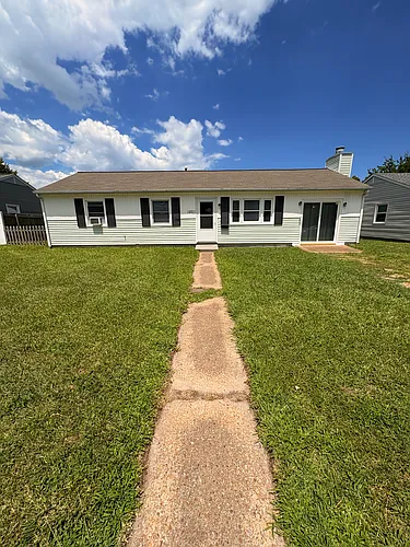 1821 Andrews Blvd Photo 1