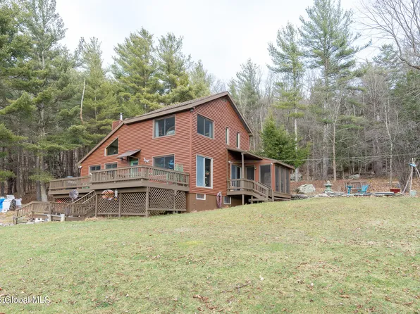 320 Snake Hill Road, Poestenkill, NY 12140