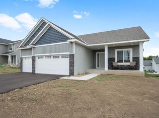 1114 Bridgewater Pkwy, Dundas, MN 55019