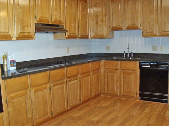 Large Eat-In Kitchen