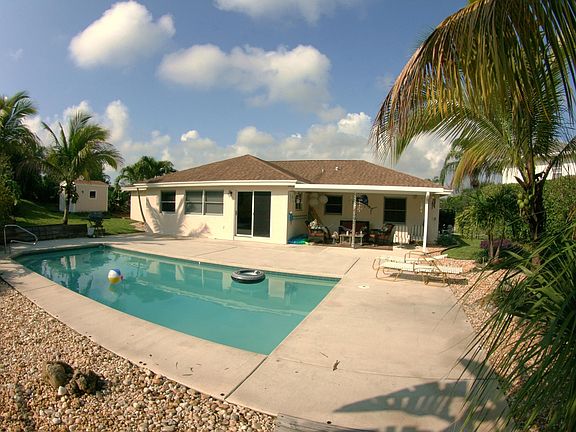 Home For Sale In Cedar Ridge