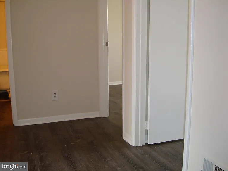 204 Cameron St — Photo 19