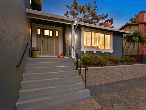 4th image of 7930 Surrey Ln