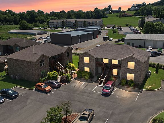 2nd image of 1 Charlotte Pl #1