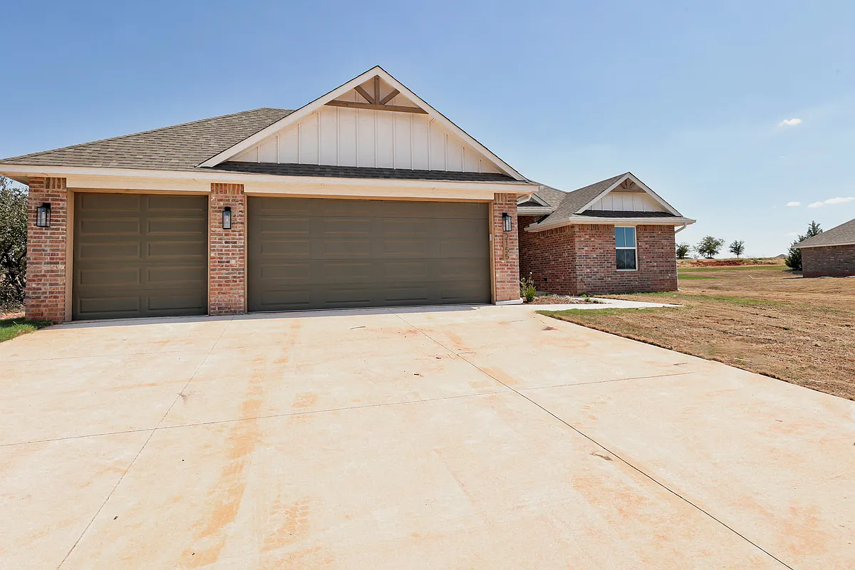 Building Photo - 2155 Hux Dr