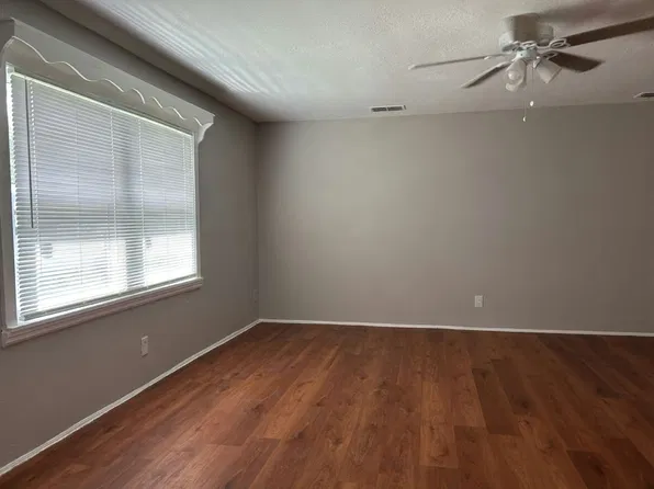 North Tampa Estates, 1112 E 142nd Ave House 1114, Tampa, FL 33613