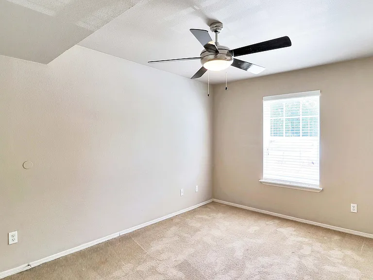 The Quarters on Razorback Road — Photo 32