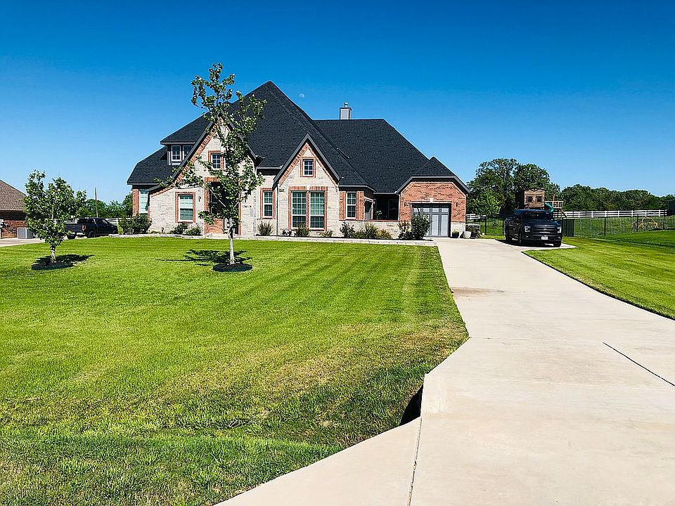1st image of 301 Diamond Rose Dr