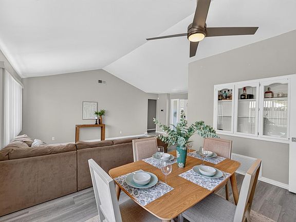 5th image of 8030 La Riviera Dr