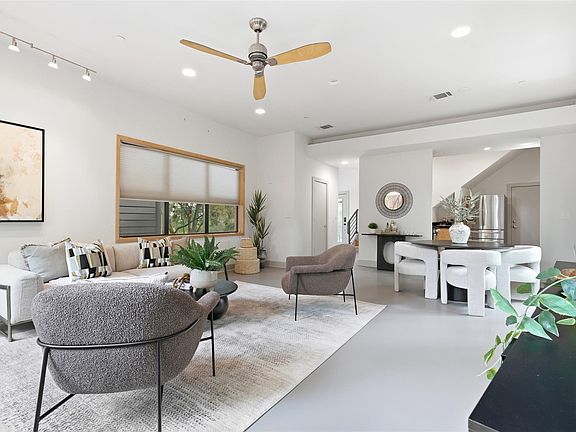4th image of 2608 Del Curto Rd Unit 3