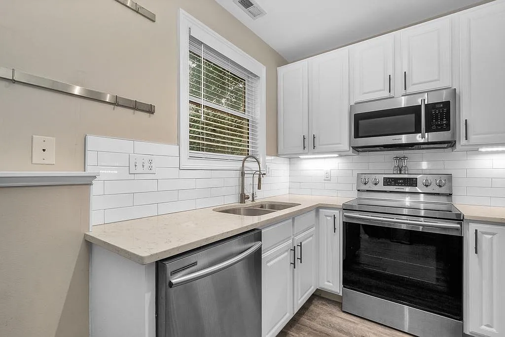 723 S Boylan Ave — Photo 4