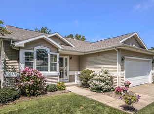 1700 Linden Trl, Kalamazoo, MI 49009