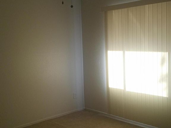 5th image of 2336 W Poinsettia Dr