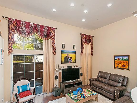 4th image of 10242 Wateridge Cir Unit 194