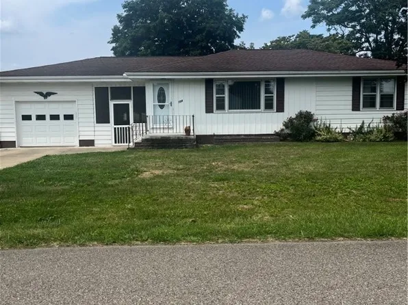 759 Ann St, Belpre, OH 45714