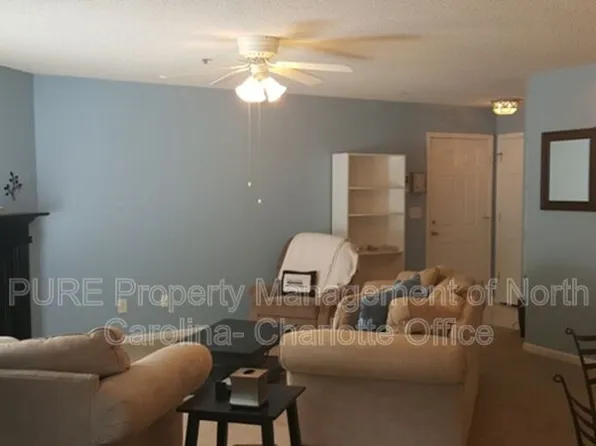 711 Ivy Glen Dr, Winston Salem, NC 27127