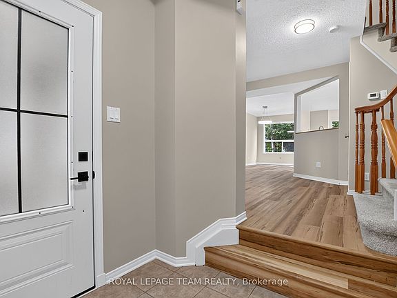4th image of 28 Cohen Ave