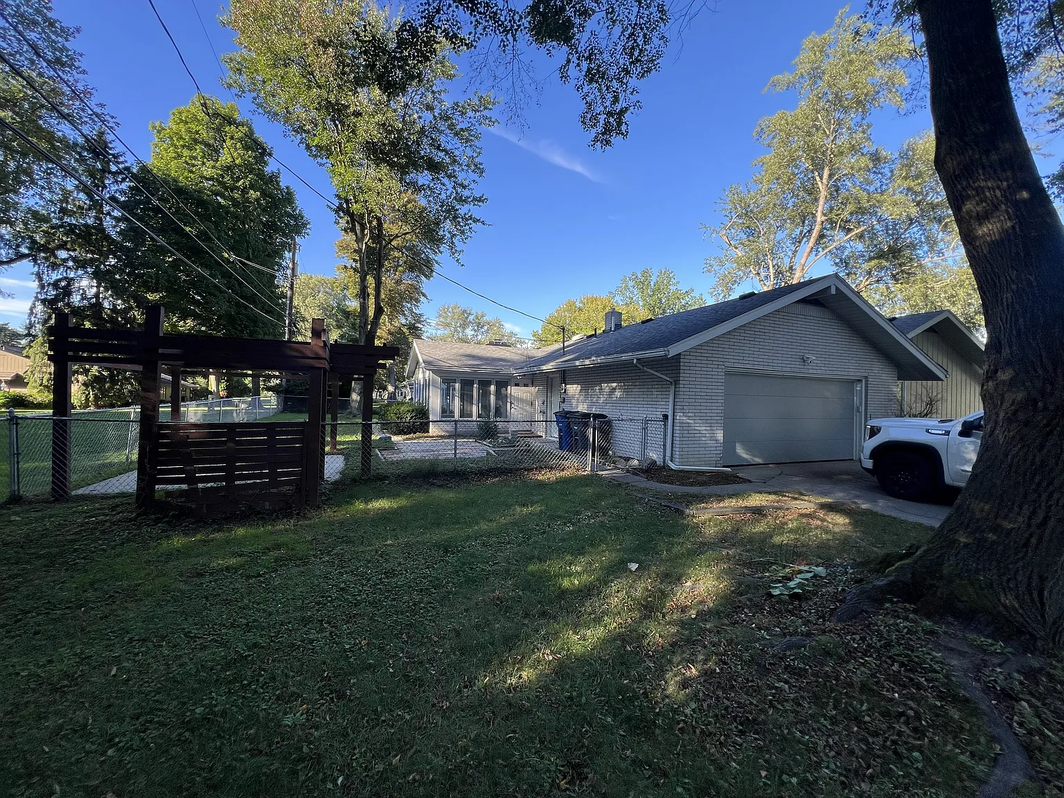 3 bed, 2119 sqft, $2,500 — Photo 2