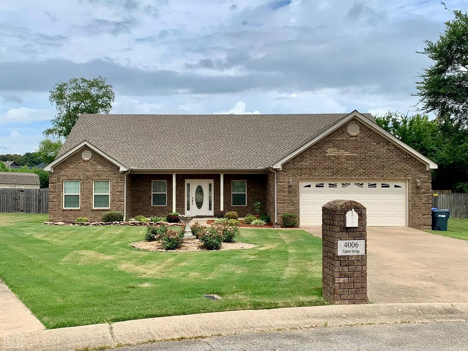 3 bed, 2066 sqft, $1,800 — Photo 1