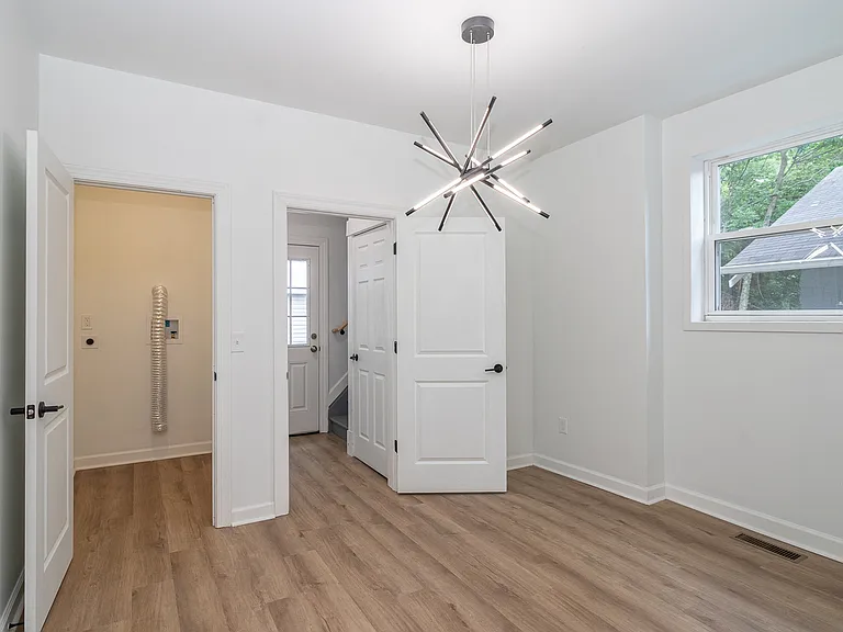 2328 Saint James Ave #1 — Photo 3