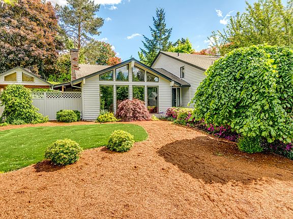 3rd image of 14850 SW Carolwood Dr