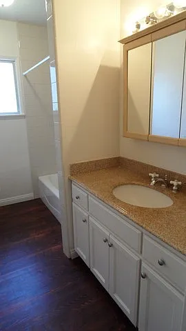344 N Shattuck Pl — Photo 7
