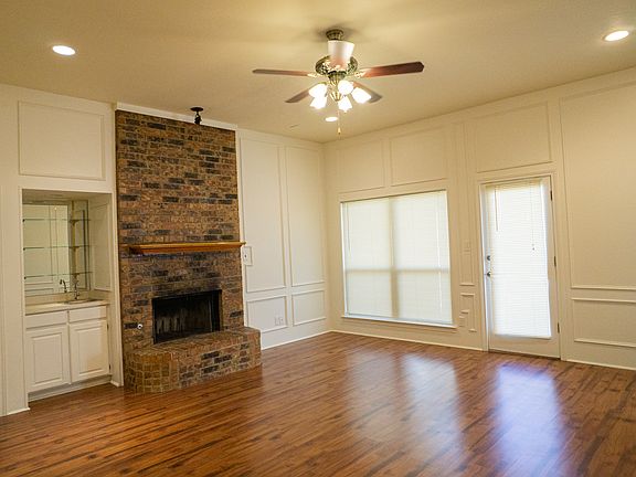 4th image of 4110 Mulberry Dr