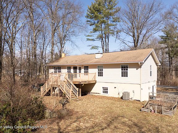 4th image of 212 Rhinecliff Road