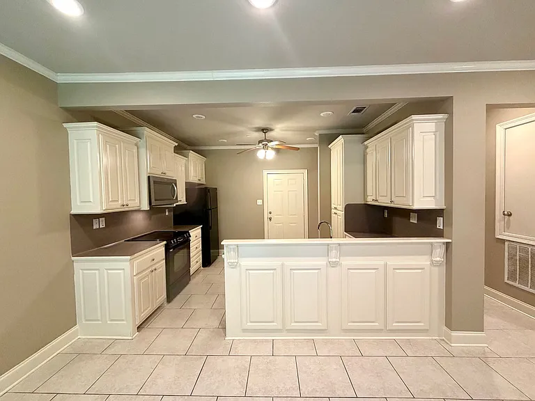 910 S Audubon Place Ave — Photo 2