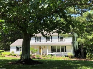 63 Kenton Rd, Chagrin Falls, OH 44022