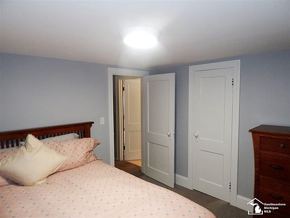 4th image of 9921 Lorden Dr