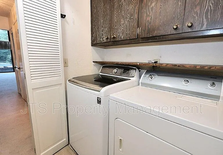 1060 Sand Bar Cir — Photo 55