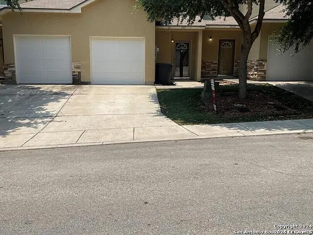 5011 Flipper Dr — Photo 6