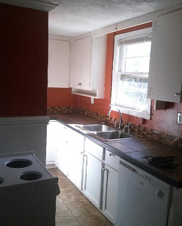 2nd image of 661 Overhill Dr #A