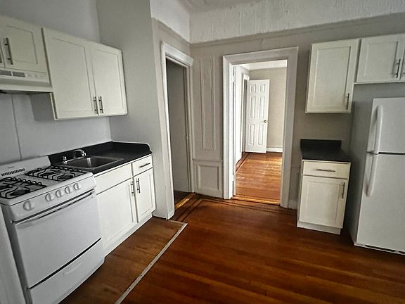 3rd image of 35-07 147th St #B10