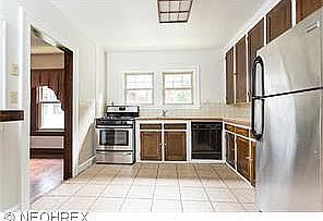 5th image of 82 Melbourne Ave