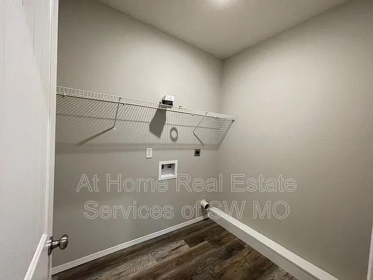 1905 S 15th Ave — Photo 12