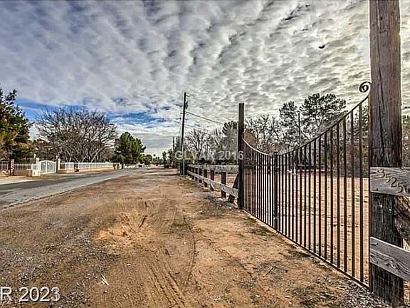 2nd image of 3525 Tobias Ln