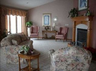 36 Aeries Ave, Cascade, IA 52033