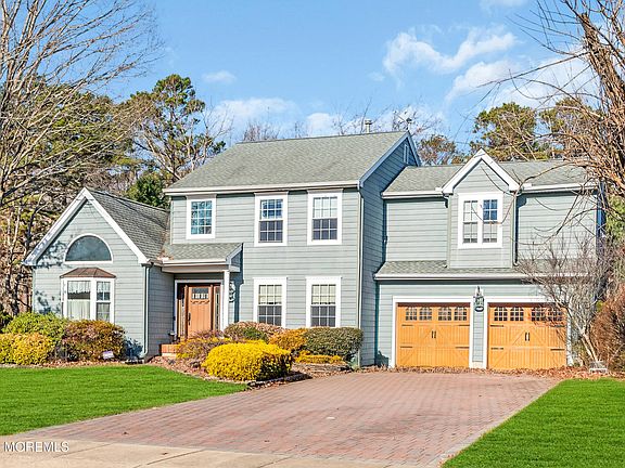 3rd image of 121 Grande Woodlands Way