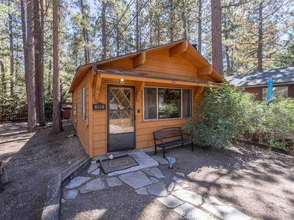926 Robinhood Blvd, Big Bear City, CA 92314