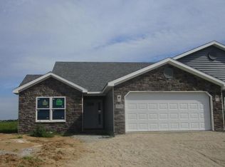 3939 Gussie Ct, Warsaw, IN 46582