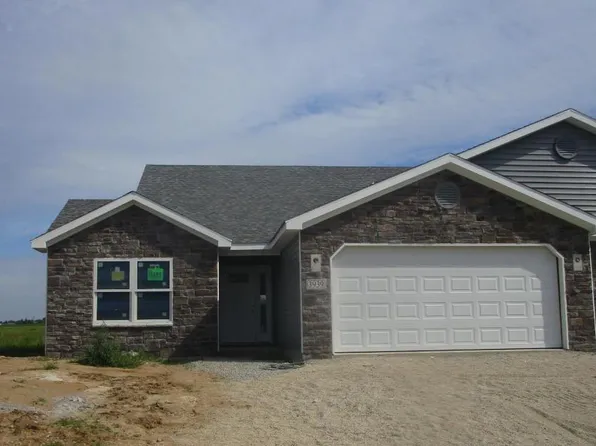 3939 Gussie Ct, Warsaw, IN 46582