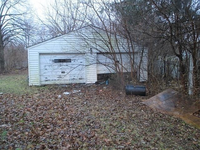 2nd image of 3906 Duvall Rd